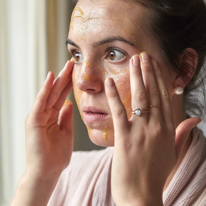 Cleansing Face Balm with Apricot Powder